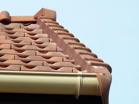 Remplacement reparation de gouttières melun 77000